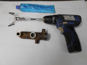 Maitre-cylindre. Passage au honoir