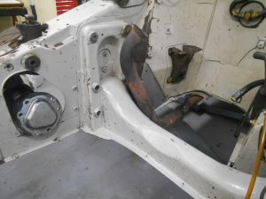 42. Unit côté droit après