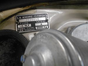 48. Plaque n°de série