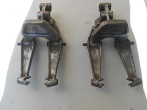 68. Etriers décapés