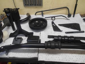 71. Ensemble de pièces repeintes