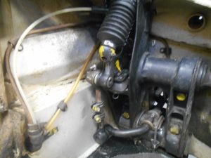 123 Cafetière et butée montées côté droit