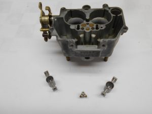 5. Les 2 gicleurs + l'injecteur