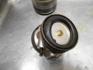 1. Après dépose de l'obturateur, accès à la bague de mebrane