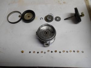 12. Toutes les pièces nettoyées avant remontage