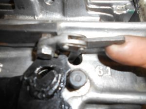 32. Maintien haut du levier lors de l'essai de la clef à cliquer