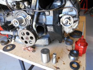 11. Replacement of the camshaft front seals.