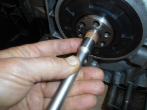 24. Positioning of the new bushing.