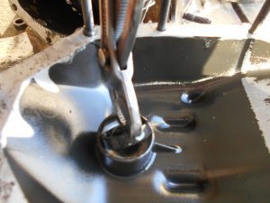 34. Removal of the gearbox shaft seal.