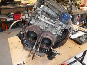 4. Removal of a cylinder head.